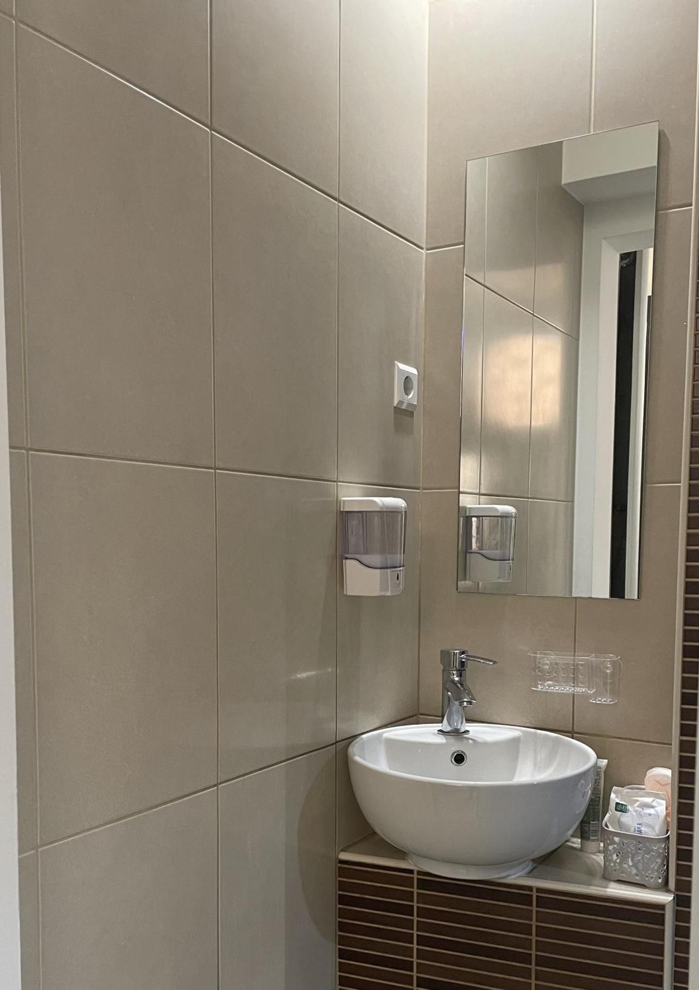 Tim Apartment Sarajevo With Private Parking Kültér fotó